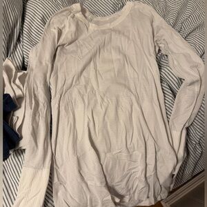 Lululemon Swiftly Tech Long-Sleeve Shirt 2.0
Hip Length